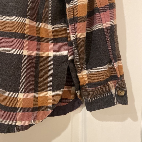 American Eagle Outfitters Women’s Oversized Flannel Shacket Size Small - Picture 5 of 5